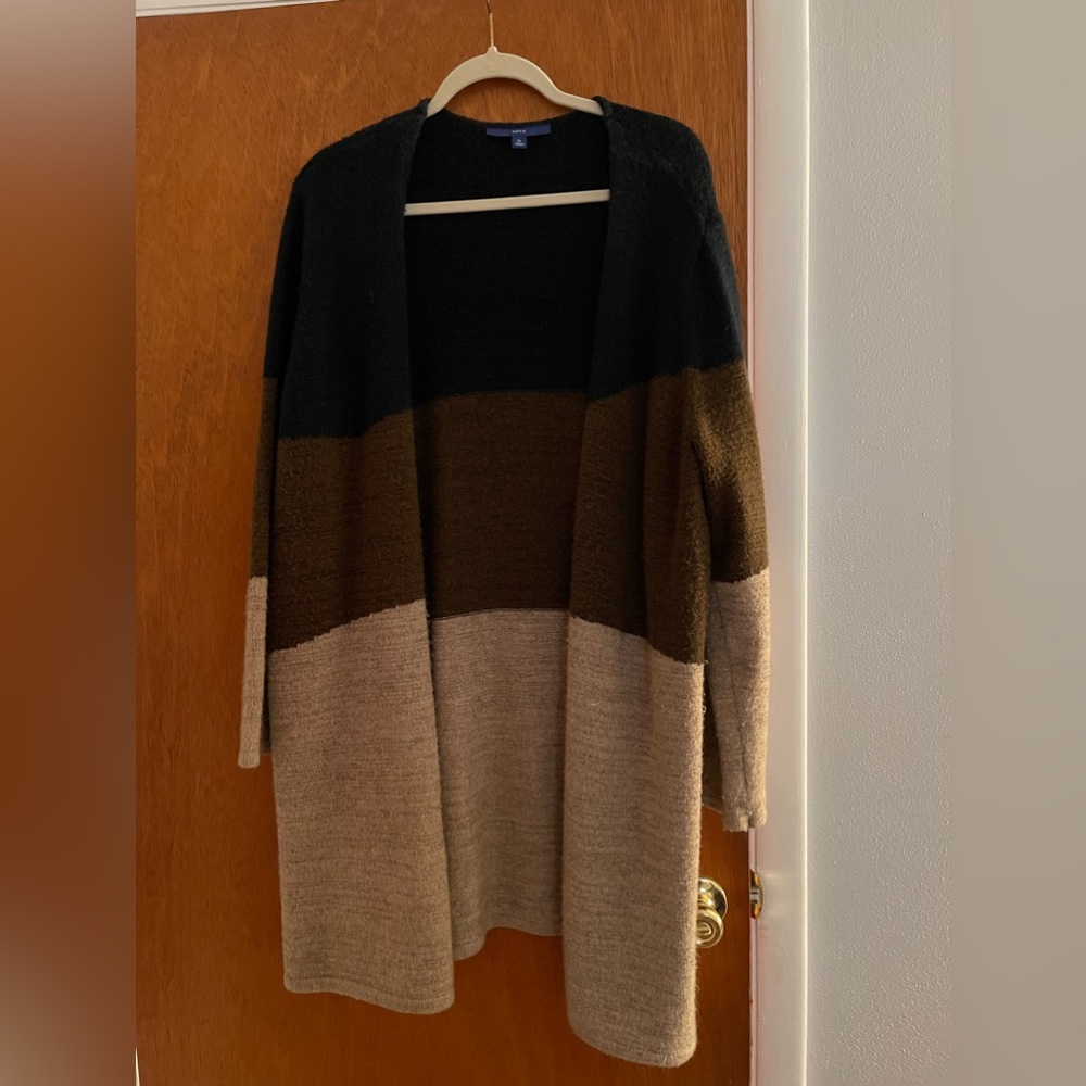 APT 9 Cardigan